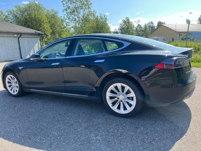 1400037-4 Tesla Model S 85, 378hk, 2013