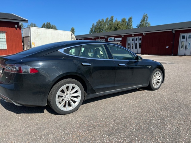 1400037-3 Tesla Model S 85, 378hk, 2013