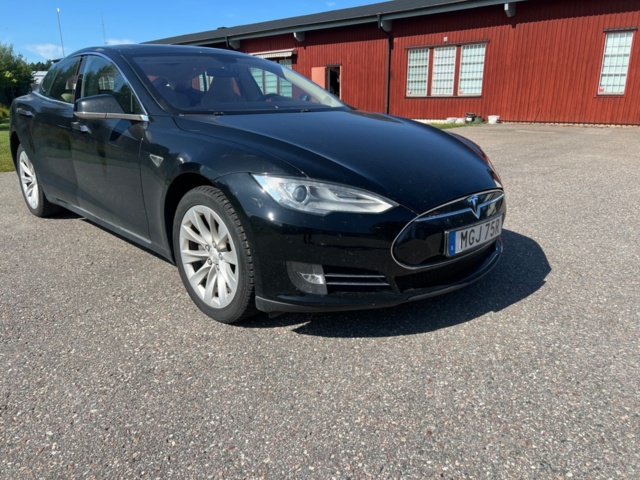 1400037-1 Tesla Model S 85, 378hk, 2013