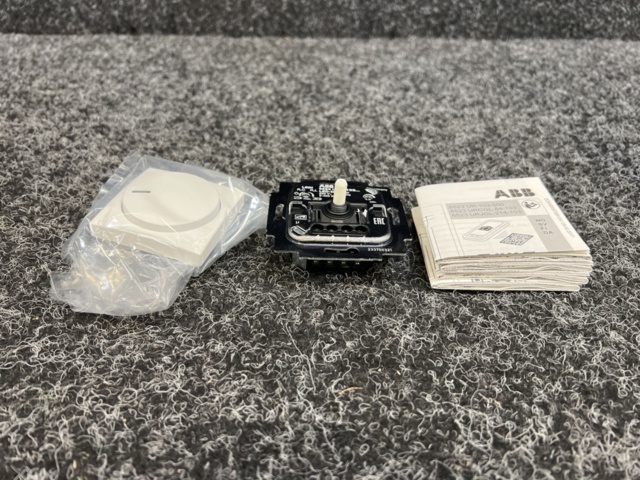 1400245-4 15 st LED-dimmer ABB SAGA 2-400VA