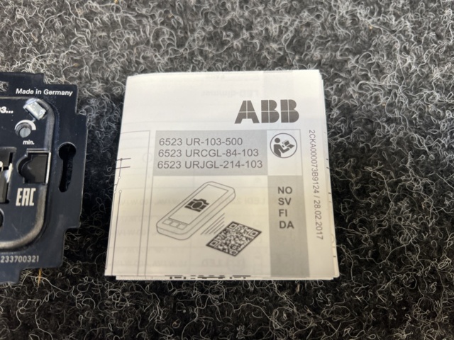 1400245-7 15 st LED-dimmer ABB SAGA 2-400VA