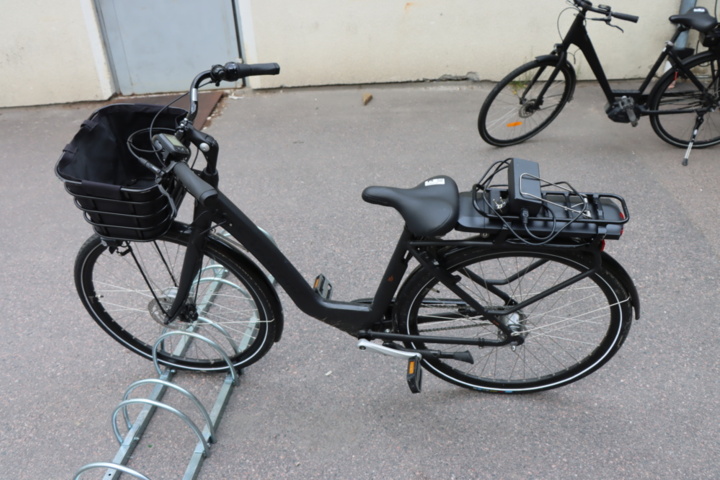 1295572-2 El-Cykel Crescent Elina 7-vxl svart