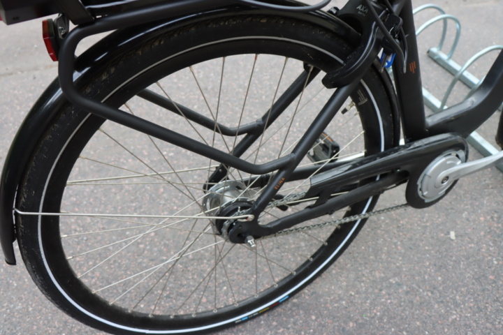 1295572-8 El-Cykel Crescent Elina 7-vxl svart