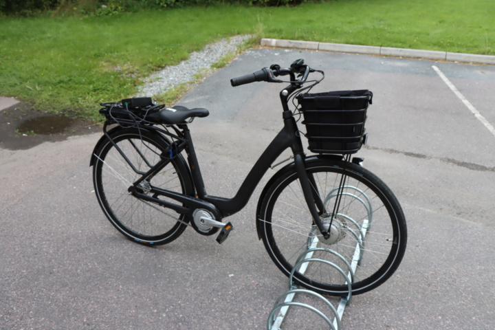 1295572-1 El-Cykel Crescent Elina 7-vxl svart