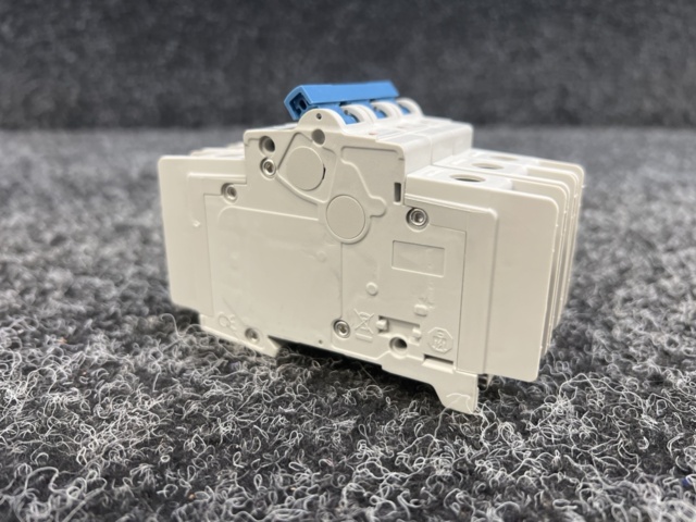 1400282-5 4 st Brytare Allen-Bradley miniatyr, 16A, 3P, 480Y/277VAC