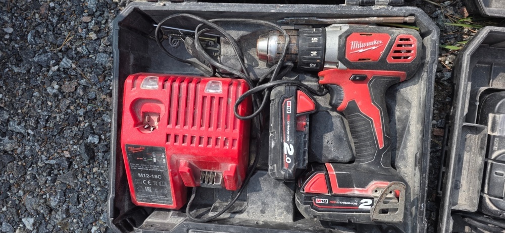 1320001-1 Drill screwdriver Milwaukee M18 BDD