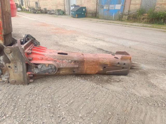 1398972-1 Hydraulhammare med Oilquick fäste