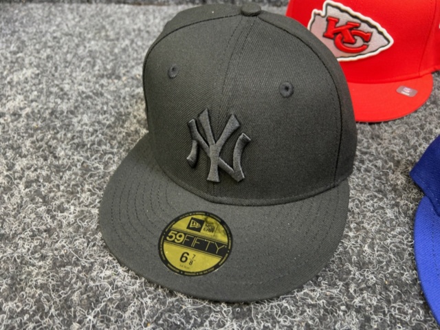 1401455-3 4 pcs Caps New Era, size 6 7/8 (54.9 cm)