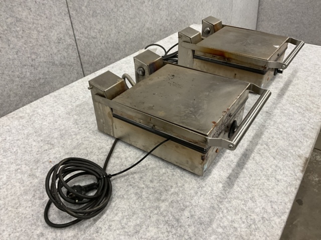 1400330-4 Klämgrillar 2 st