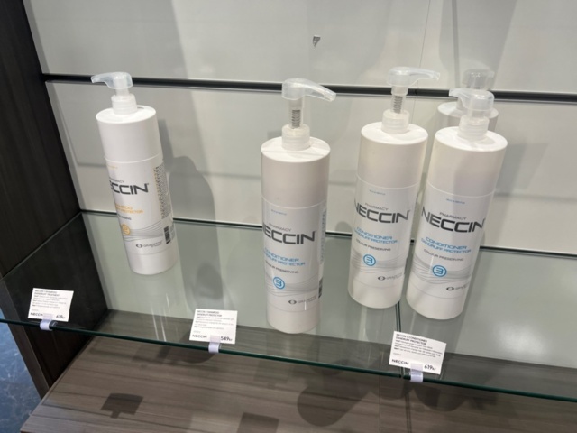 1395423-9 Hårvårdsprodukter ca 350 st