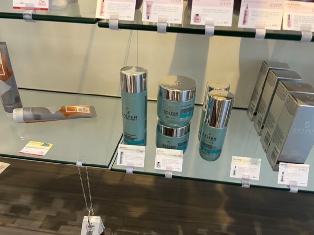 1395423-23 Hårvårdsprodukter ca 350 st