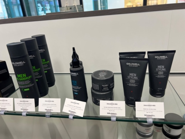 1395423-32 Hårvårdsprodukter ca 350 st