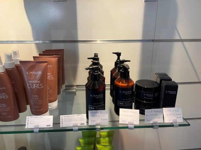 1395423-54 Hårvårdsprodukter ca 350 st