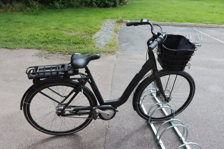1295586-7 El-Cykel Crescent Elina 7-vxl svart