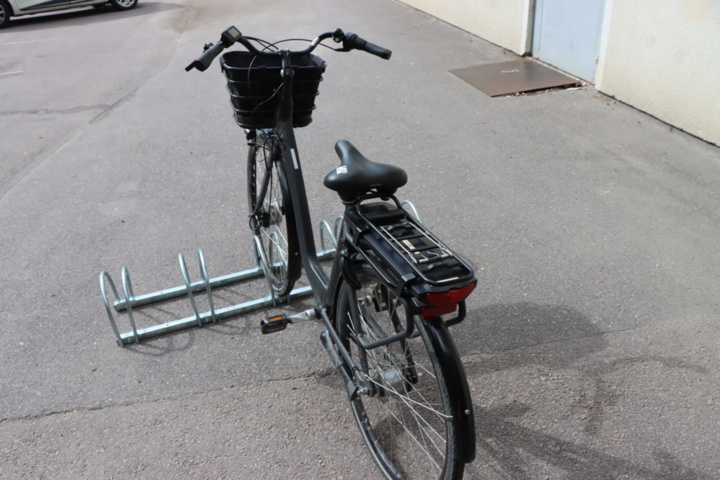 1295586-11 El-Cykel Crescent Elina 7-vxl svart