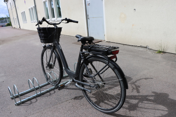 1295586-12 El-Cykel Crescent Elina 7-vxl svart