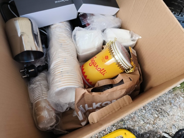 1331798-9 Extension cable, tents, and accessories for café