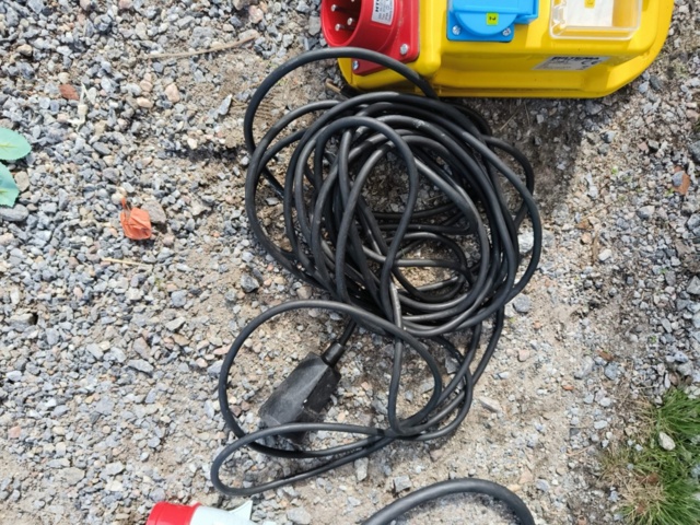 1331798-14 Extension cable, tents, and accessories for café