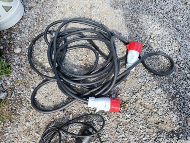 1331798-15 Extension cable, tents, and accessories for café