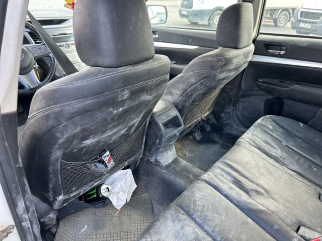 1383030-17 Subaru Outback 2.0 4WD Manuell, 150hk, 2011 (Reparationsobjekt)