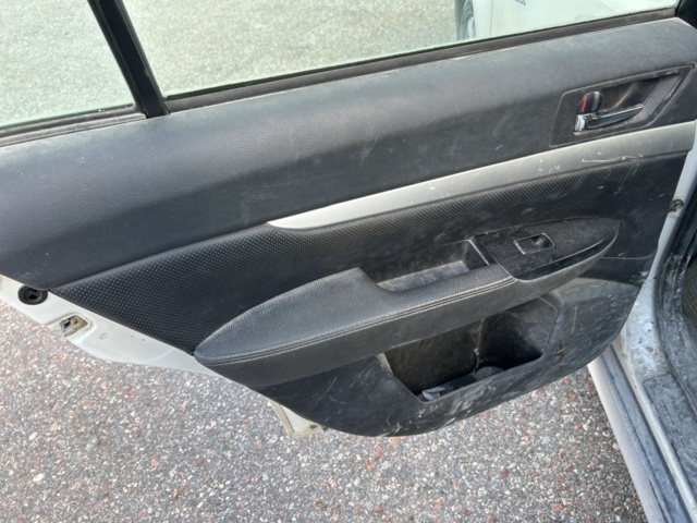 1383030-15 Subaru Outback 2.0 4WD Manuell, 150hk, 2011 (Reparationsobjekt)