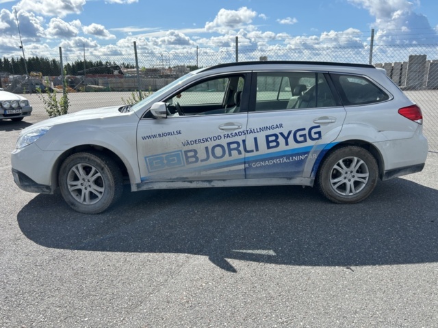 1383030-2 Subaru Outback 2.0 4WD Manuell, 150hk, 2011 (Reparationsobjekt)