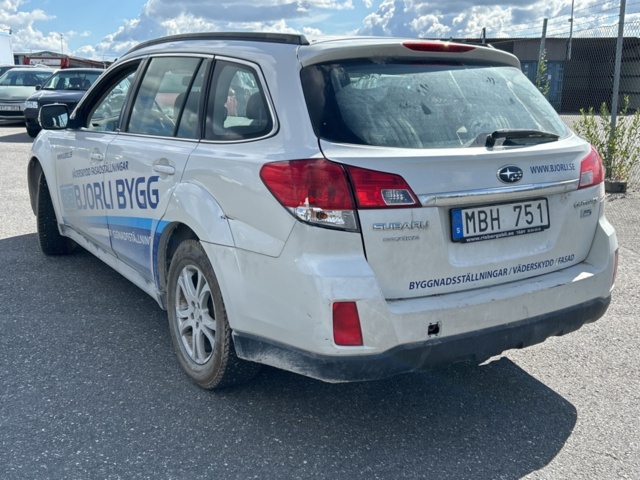 1383030-3 Subaru Outback 2.0 4WD Manuell, 150hk, 2011 (Reparationsobjekt)