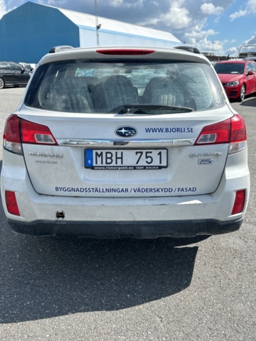 1383030-4 Subaru Outback 2.0 4WD Manuell, 150hk, 2011 (Reparationsobjekt)