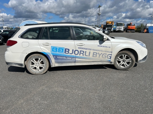 1383030-6 Subaru Outback 2.0 4WD Manuell, 150hk, 2011 (Reparationsobjekt)