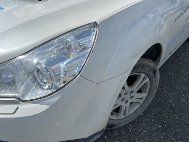 1383030-35 Subaru Outback 2.0 4WD Manuell, 150hk, 2011 (Reparationsobjekt)