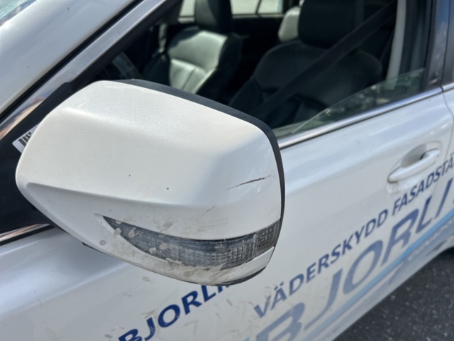 1383030-37 Subaru Outback 2.0 4WD Manuell, 150hk, 2011 (Reparationsobjekt)