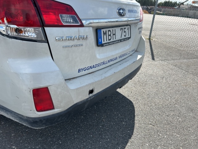 1383030-42 Subaru Outback 2.0 4WD Manuell, 150hk, 2011 (Reparationsobjekt)