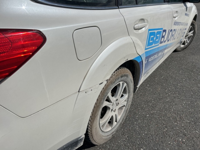 1383030-45 Subaru Outback 2.0 4WD Manuell, 150hk, 2011 (Reparationsobjekt)