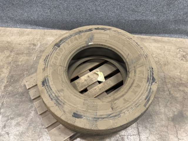 1402205-2 Lastbilsdäck Goodyear KMAX T 385/65 R22,5