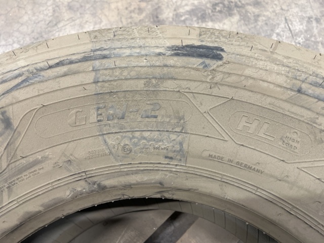 1402205-6 Lastbilsdäck Goodyear KMAX T 385/65 R22,5