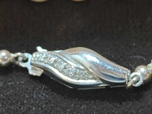 1130275-5 Pärlcollier tillv. JKa, med lås i 18K vitguld