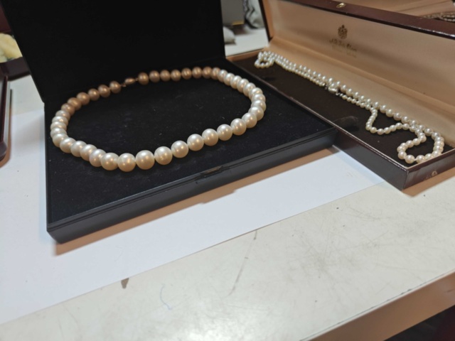 1130276-1 Pärlcollier 2 st tillv. JKa med lås i silver