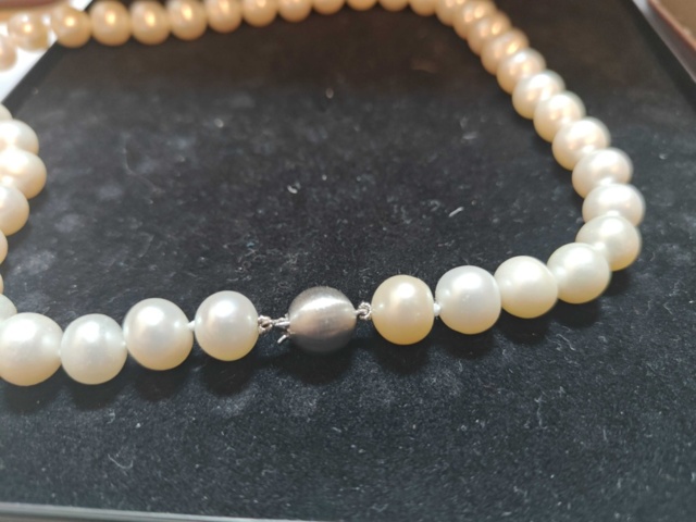 1130276-3 Pärlcollier 2 st tillv. JKa med lås i silver