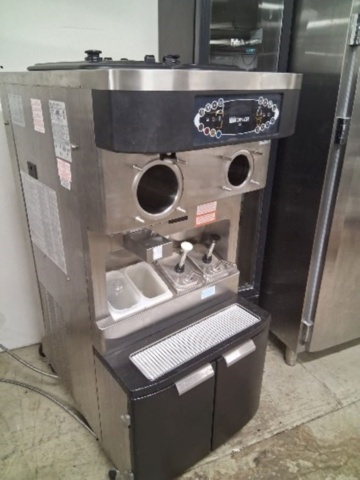 1402322-2 Taylor Crown C606, vattenkyld mjukglass- och milkshakemaskin