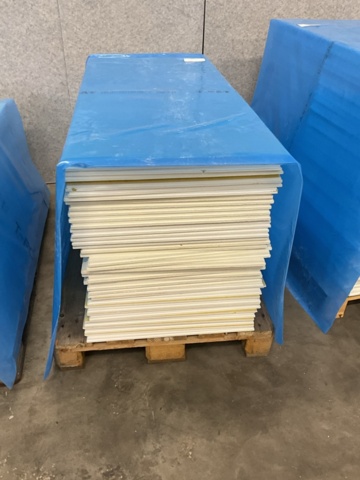 1400348-6 Parti med ca 300 undertaksplattor