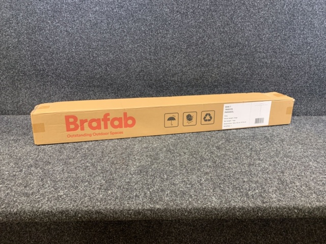 1401646-3 Träparasoll Brafab Trieste 2,5m Grå