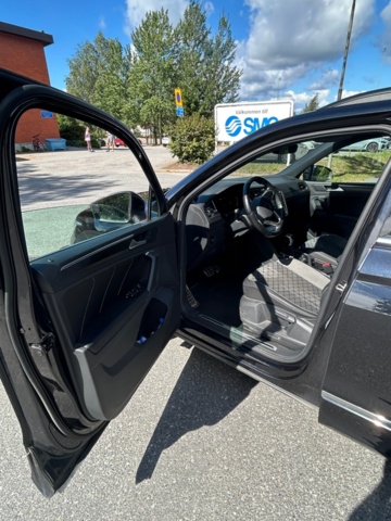 1332989-10 Volkswagen Tiguan 2.0 TDI DPF SCR 4Motion DSG Sekventiell, 200hk, 2021