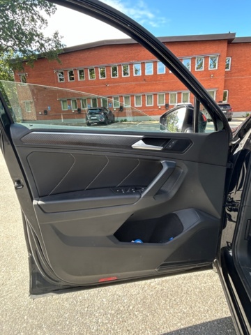 1332989-9 Volkswagen Tiguan 2.0 TDI DPF SCR 4Motion DSG Sekventiell, 200hk, 2021