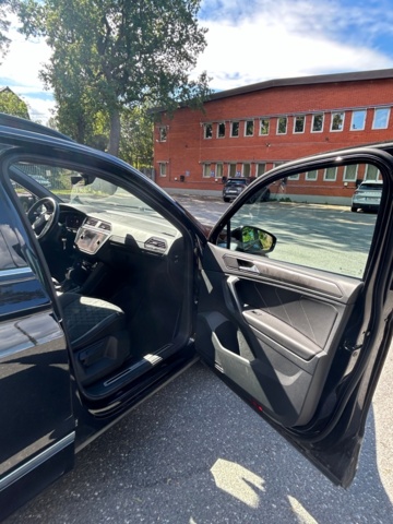 1332989-31 Volkswagen Tiguan 2.0 TDI DPF SCR 4Motion DSG Sekventiell, 200hk, 2021