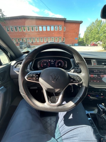 1332989-11 Volkswagen Tiguan 2.0 TDI DPF SCR 4Motion DSG Sekventiell, 200hk, 2021