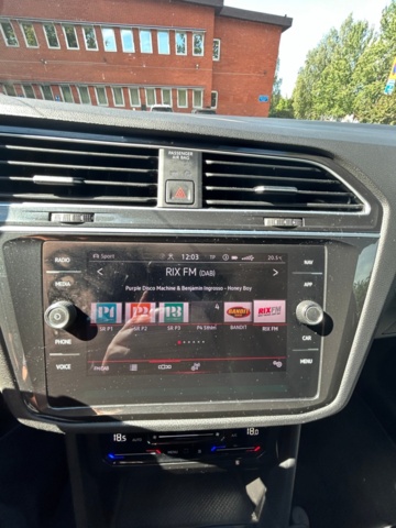 1332989-17 Volkswagen Tiguan 2.0 TDI DPF SCR 4Motion DSG Sekventiell, 200hk, 2021