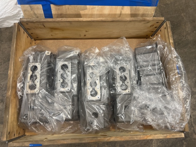 1402224-2 4 pcs Oil pan