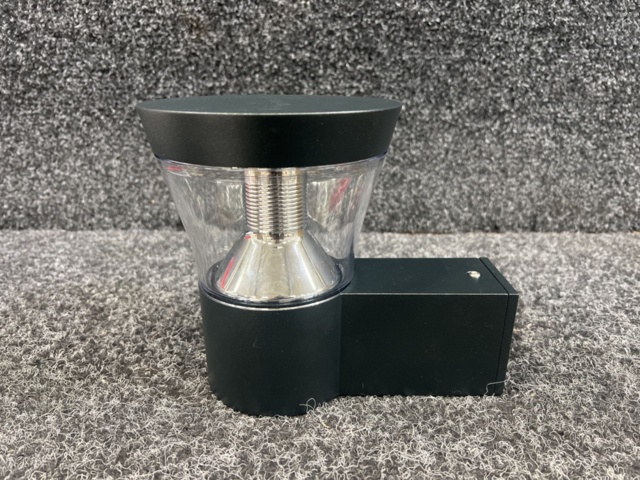 1400222-6 Fasadbelysning LUG Avendia wall 10W 725LM 730 ANT