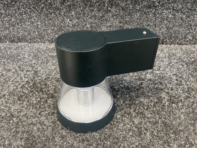 1400223-8 Fasadbelysning LUG Avendia wall 10W 725LM 730 ANT