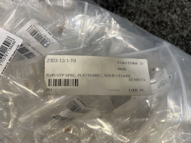 1400260-3 Ca 1000 st Modularplugg 8P/8C f platt kabel
